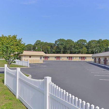 Americas Best Value Inn - Port Jefferson Station - Long Island Bagian luar foto