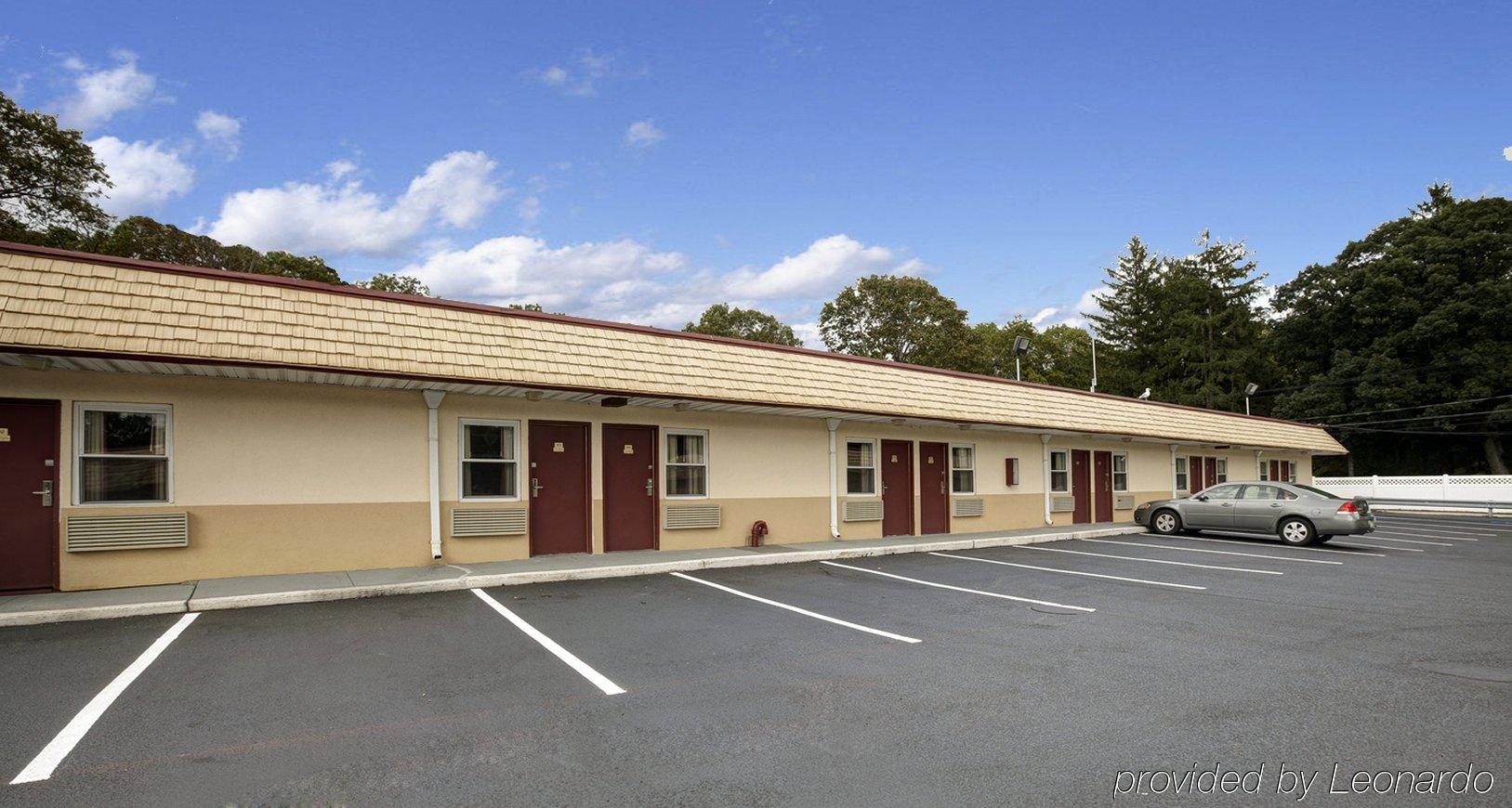 Americas Best Value Inn - Port Jefferson Station - Long Island Bagian luar foto