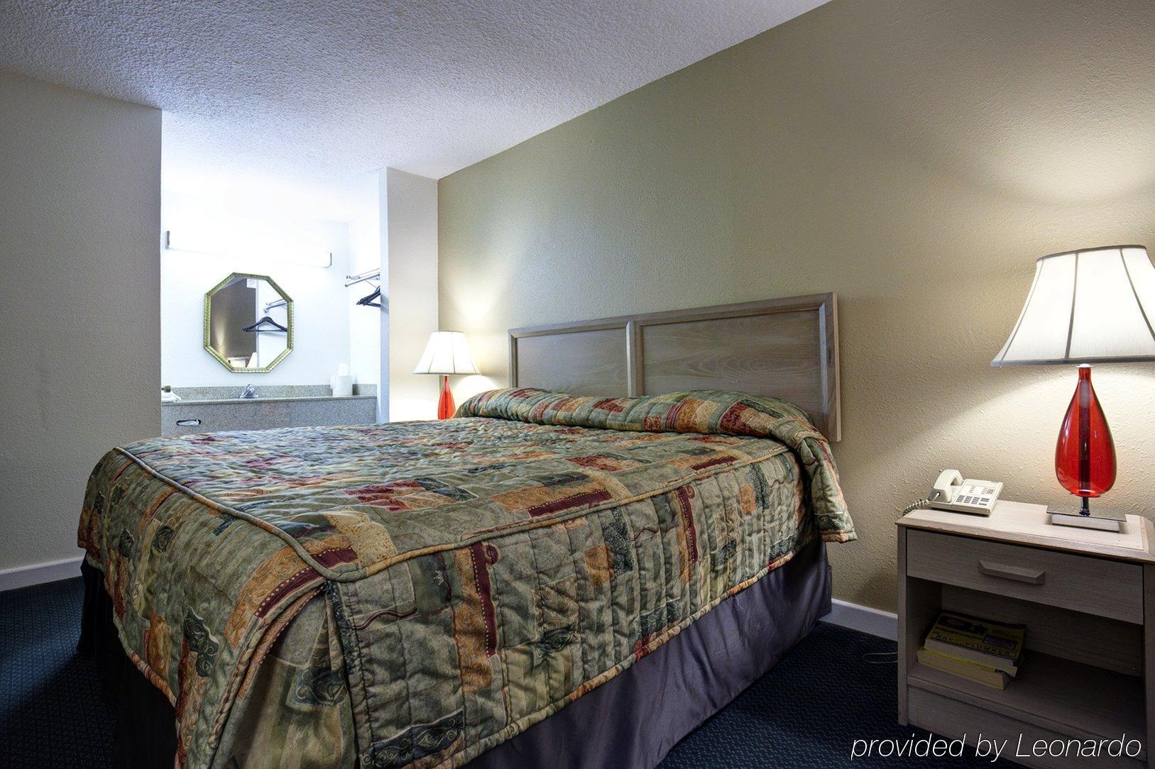 Americas Best Value Inn - Port Jefferson Station - Long Island Ruang foto