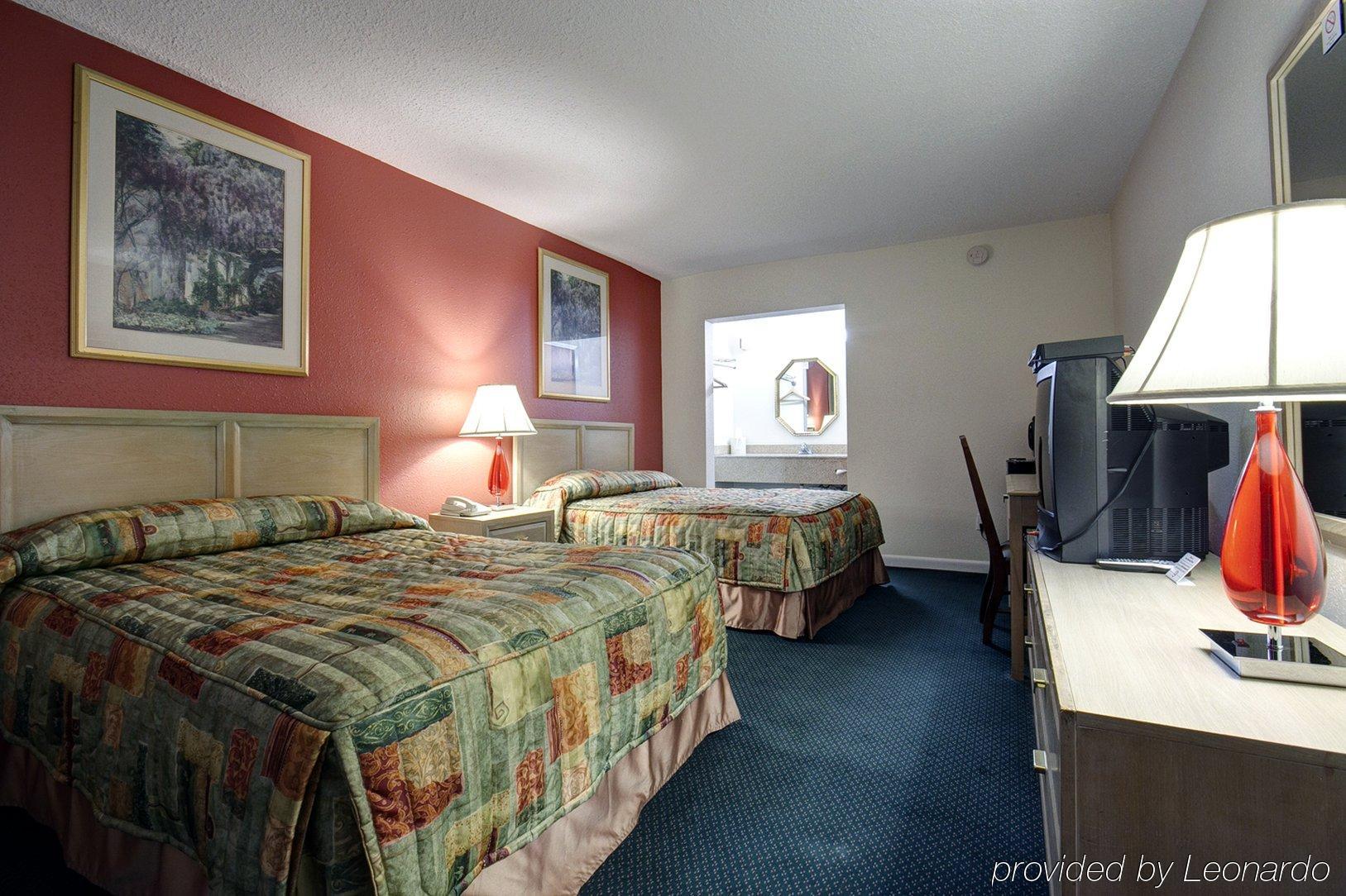 Americas Best Value Inn - Port Jefferson Station - Long Island Ruang foto