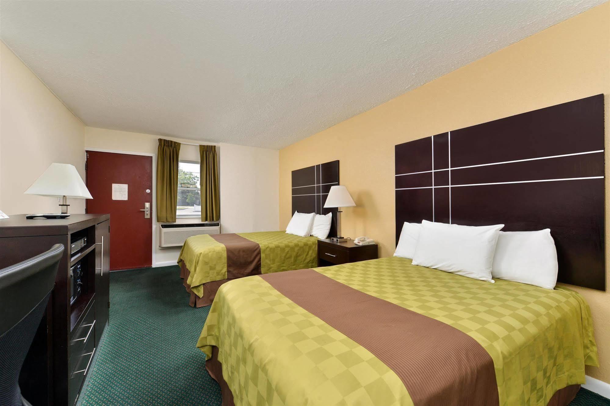 Americas Best Value Inn - Port Jefferson Station - Long Island Bagian luar foto